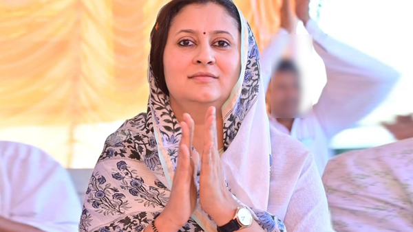 Vaibhav Gehlot wife Himanshi