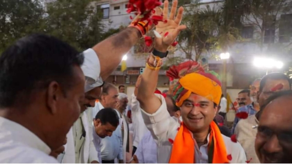Jyotiraditya Scindia reached Gwalior