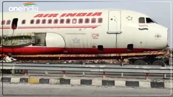airplane-on-the-highway-in-mirzapur-crowd-gathered-to-watch