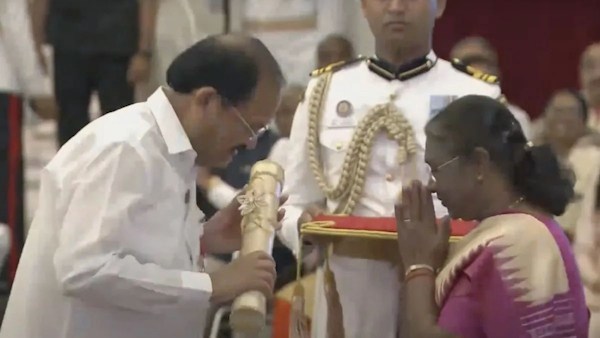 murmu-confers-padma-vibhushan murmu-confers-padma-vibhushan