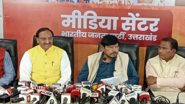 Union Minister Ramdas Athawale taunt Rahul Gandhi work save your party Congress not even beyond 40