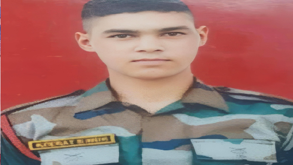 Chamoli Martyred Kirat Singh Rawat posted jammu and Kashmir only son family got engaged in November now marriage was to take place