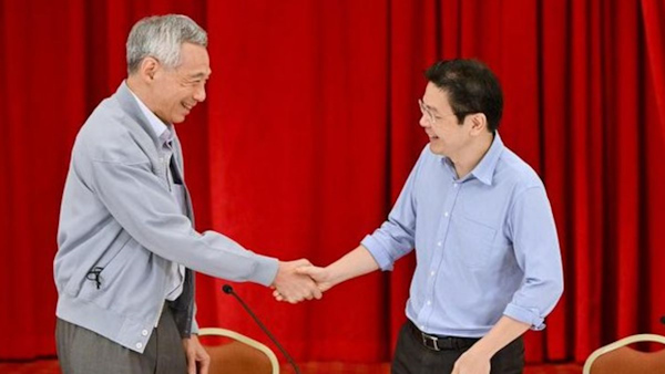 Singapore PM Lee to step down