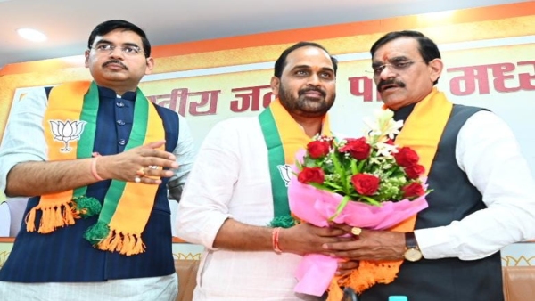 Panchayat Member Organization President Vinay Mehar joins BJP Berasia Congress gets a big blow Panchayat Member Organization President Vinay Mehar joins BJP Berasia Congress gets a big blow