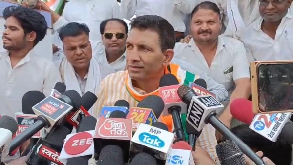 Betul Congress leader Jitu Patwari reached Ramu Tekam s nomination targeted mp CM