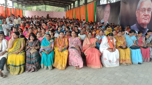 One thousand Congressmen of the district including Narendra Shukla of Betul Bazaar joined BJP One thousand Congressmen of the district including Narendra Shukla of Betul Bazaar joined BJP