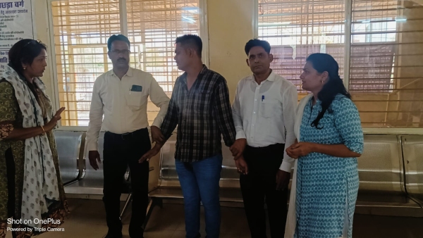 Lokayukta caught accountant Sachin Kathane taking bribe of 20000 in Municipality Berasia Lokayukta caught accountant Sachin Kathane taking bribe of 20000 in Municipality Berasia