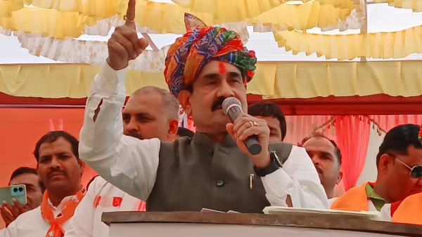 Narottam Mishra addressed workers in Digvijay Singh s Rajgarh Khilchipur and Susner in Agar Malwa