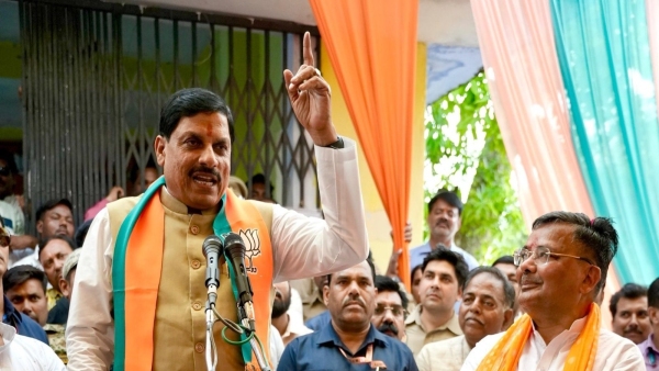 Congress kept fighting between Hindus and Muslims big statement of CM Mohan Yadav in Mainpuri