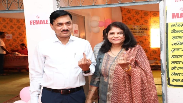 Newly married couple reached Chhindwara to vote for Lok Sabha elections 2024