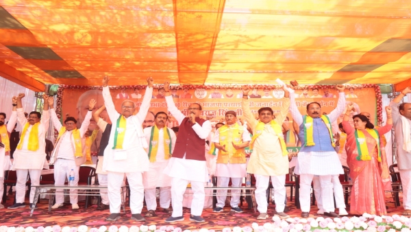 Rahul Gandhi is hostage of leftists Indi alliance is not going to last - Shivraj Singh Chouhan Rahul Gandhi is hostage of leftists Indi alliance is not going to last - Shivraj Singh Chouhan