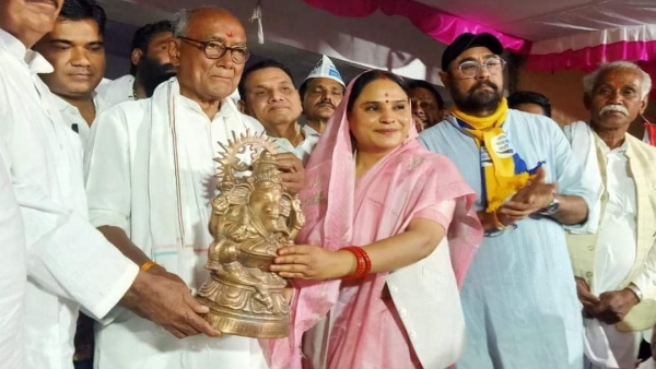 Retired IPS wife came to seek votes for Digvijay Singh challenged Jaivardhan know who is Mamta Meena