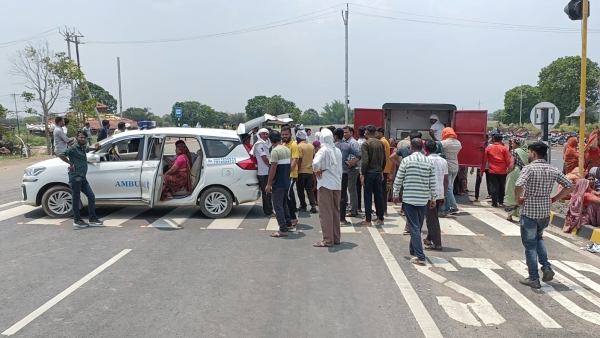 Accident of three people on Betul-Indore four lane traffic jam near Danora village