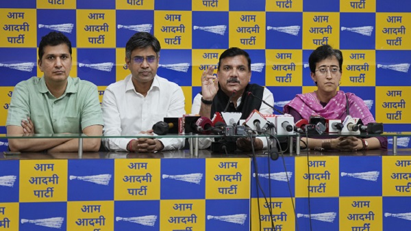 Arvind Kejriwal Sandeep Pathak