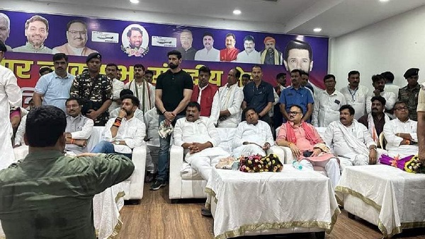 Hajipur Lok Sabha Seat LJPR Chirag Paswan Apologise to voter and said why he left jamui news