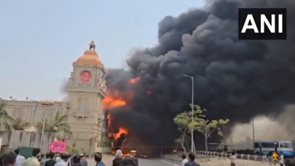 Delhi News Massive fire in Delhi
