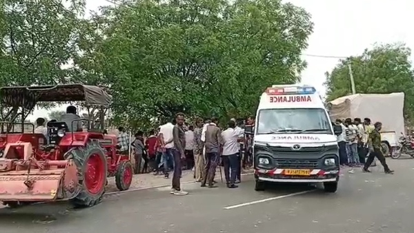 speeding-car-falls-into-pit-in-nagaur-grandfather-and-grandson-killed-daughter-in-law-injured