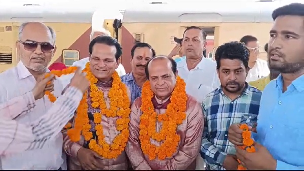 ali-ghani-brothers-welcomed-on-reaching-bikaner-after-being-honored-with-padmashree-award ali-ghani-brothers-welcomed-on-reaching-bikaner-after-being-honored-with-padmashree-award