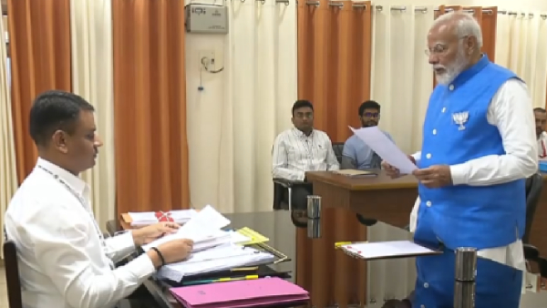 PM Modi nomination in Varanasi Live: प्रधानमंत्री नरेंद्र मोदी ने तीसरी बार वाराणसी से किया नामांकन