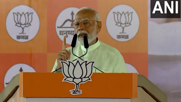 PM Modi targets Congress in Mumbai