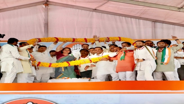 Priyanka Gandhi became emotional in Morena said- My father did not inherit wealth