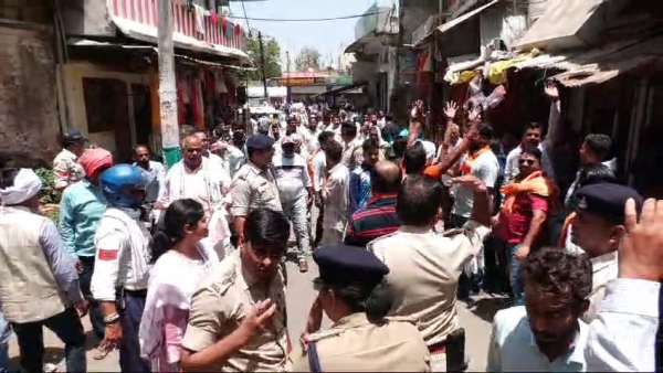 FIR registered against Jitu Patwari in Dabra Congress amp amp BJP workers clash in Betul over Imarti Devi