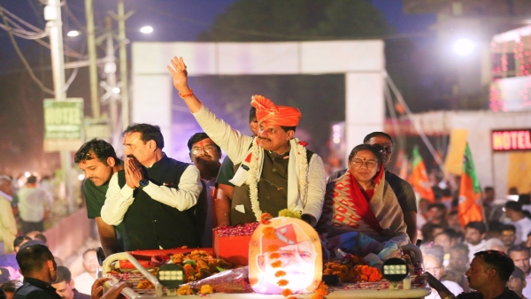 CM Mohan Yadav sought votes for BJP candidate Sandhya Rai by holding road shows in Datia