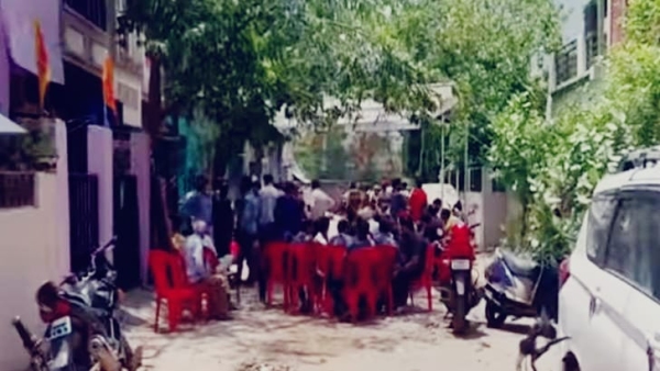 After Mundan mourning in Pandey family five funeral pyres raised together in Chaukse Nagar Bhopal After Mundan mourning in Pandey family five funeral pyres raised together in Chaukse Nagar Bhopal