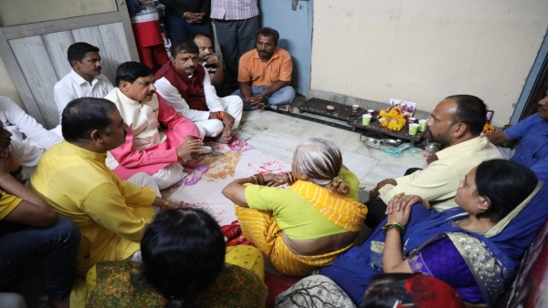 CM Mohan Yadav gave financial assistance of Rs 4 lakh the family members of Salkanpur road accident CM Mohan Yadav gave financial assistance of Rs 4 lakh the family members of Salkanpur road accident