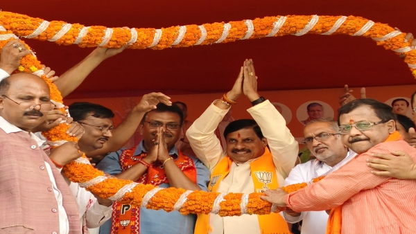 MP CM Mohan Yadav fiercely targets Gandhi family for BJP candidates in Jharkhand