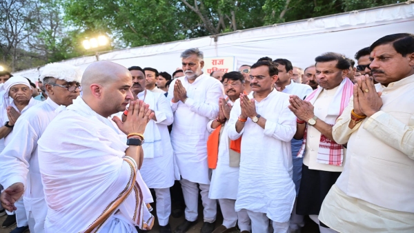 CM Mohan Yadav and VD Sharma attended the funeral of Madhavi Raje Scindia CM Mohan Yadav and VD Sharma attended the funeral of Madhavi Raje Scindia
