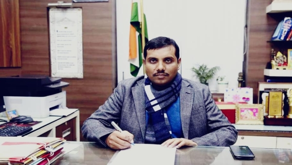 DM Kaushalendra Vikram Singh lashed out at SDM-Tehsildars regarding name transfer and partition