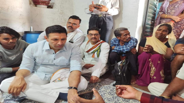 Jitu Patwari reached Barodia Naunagir after the murder of uncle and niece in Dalit family