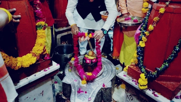 Many ministers engaged in secret victory ritual in Pitambara-Nalkheda to win Lok Sabha elections Many ministers engaged in secret victory ritual in Pitambara-Nalkheda to win Lok Sabha elections