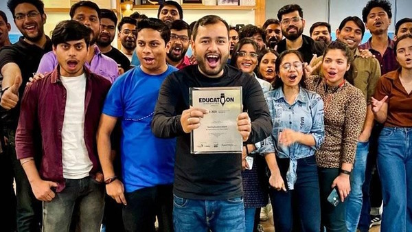 who is physics wallah alakh pandey