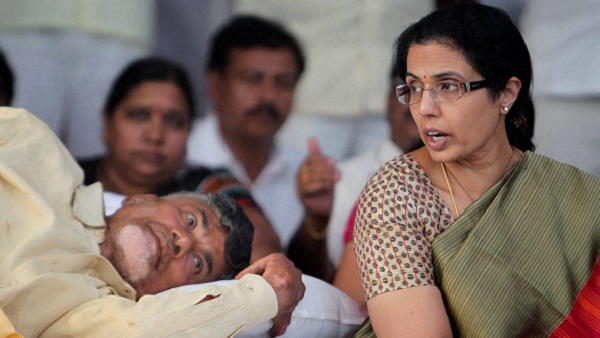 Chandrababu Naidu Wife Nara Bhuvaneshwari