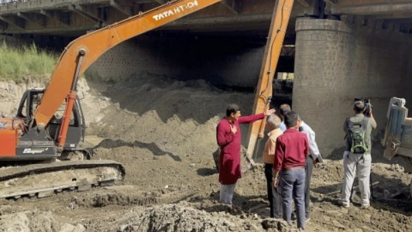 delahi yamuna delahi yamuna