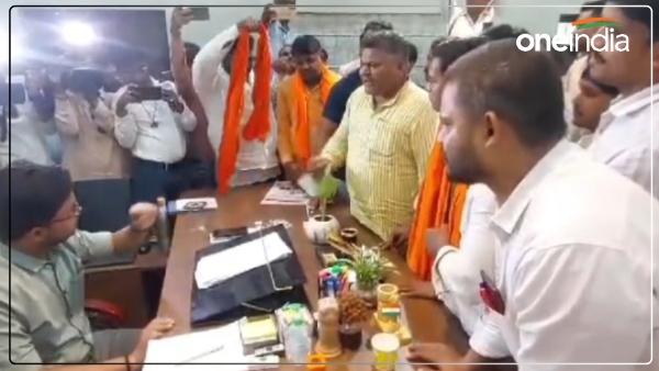 bjp-councillors-create-ruckus-in-varanasi-raise-slogans-against-city-commissioner-watch-video
