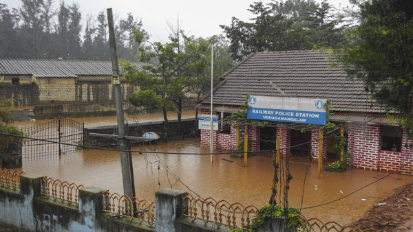 Rain in the South heat wave in North