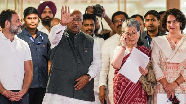 Sonia Gandhi re-elected Cong Parliamentary Party chief