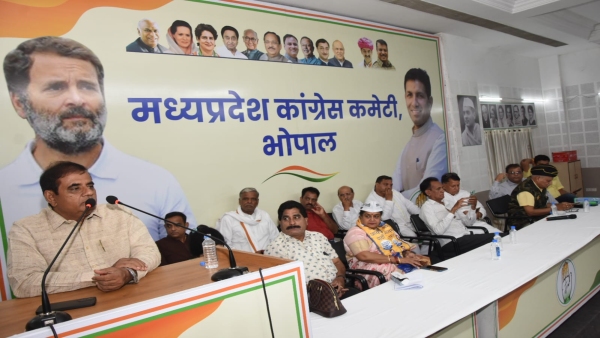 Congress candidate from Lok Sabha Arun Srivastava gave training to counting agents