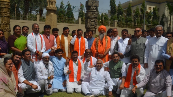 CM Mohan Yadav and BJP state president attended NDA meeting with MPs CM Mohan Yadav and BJP state president attended NDA meeting with MPs