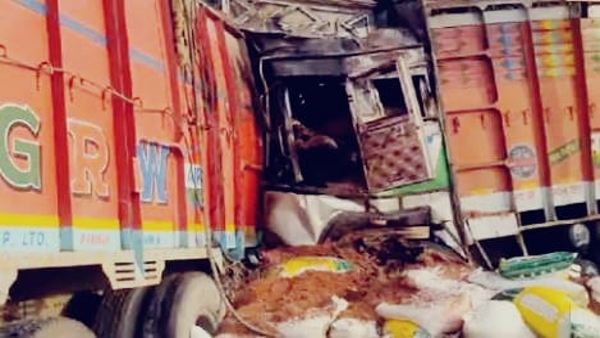 Rewa Highway Four people burnt alive due to accident on two tracks
