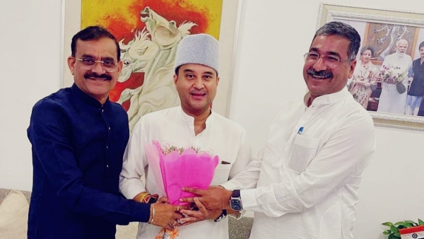 India Telecom Minister Jyotiraditya Scindia has assets worth crores you will be surprised to know