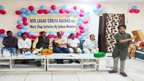 Put a box save the sparrow Durgesh Keshwani told children how to conserve the sparrow