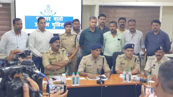 Ujjain base of bookies of many sports including cricket busted dollars amp amp Rs 15 crore cash recovered Ujjain base of bookies of many sports including cricket busted dollars amp amp Rs 15 crore cash recovered