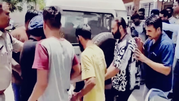 Ujjain base of bookies of many sports including cricket busted dollars amp amp Rs 15 crore cash recovered Ujjain base of bookies of many sports including cricket busted dollars amp amp Rs 15 crore cash recovered