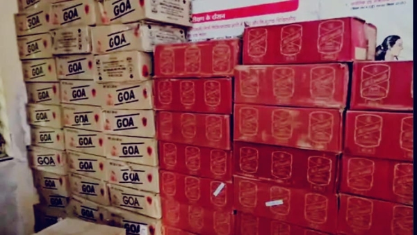 173 boxes of illegal liquor found from Congress leader Akhilesh Kachwaha house in Mandla