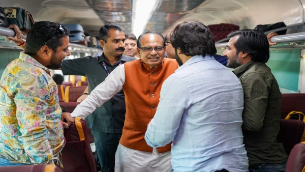 Why did Shivraj Singh Chouhan travel by train for the first time after becoming Agriculture Minister