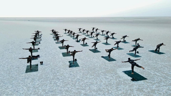 konark-corps-soldiers-celebrated-yoga-day-at-military-stations-in-rajasthan konark-corps-soldiers-celebrated-yoga-day-at-military-stations-in-rajasthan